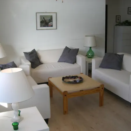 아파트 Diana Apartment